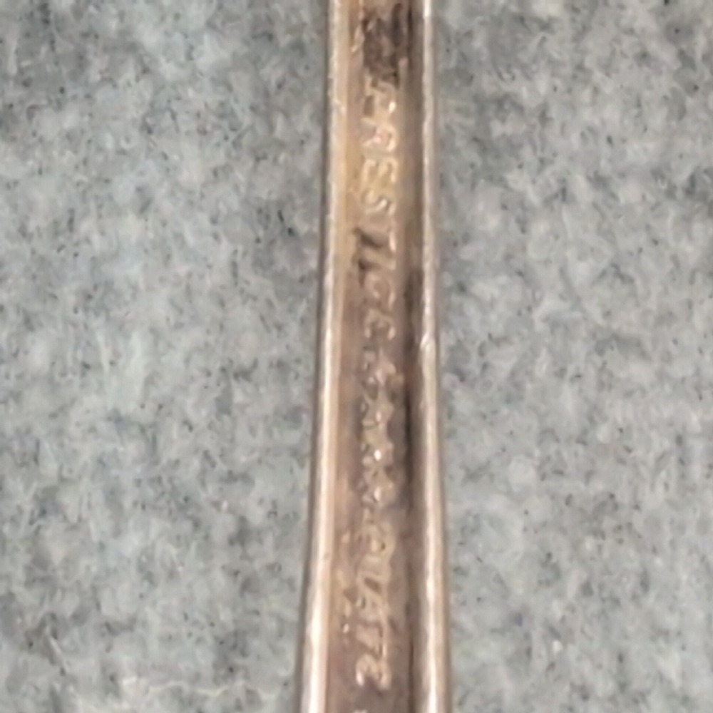 Prestige Plate Silverware Set 4 Forks 4 Spoons Grape Leaf Pattern Vintage Dining - Picture 3 of 7